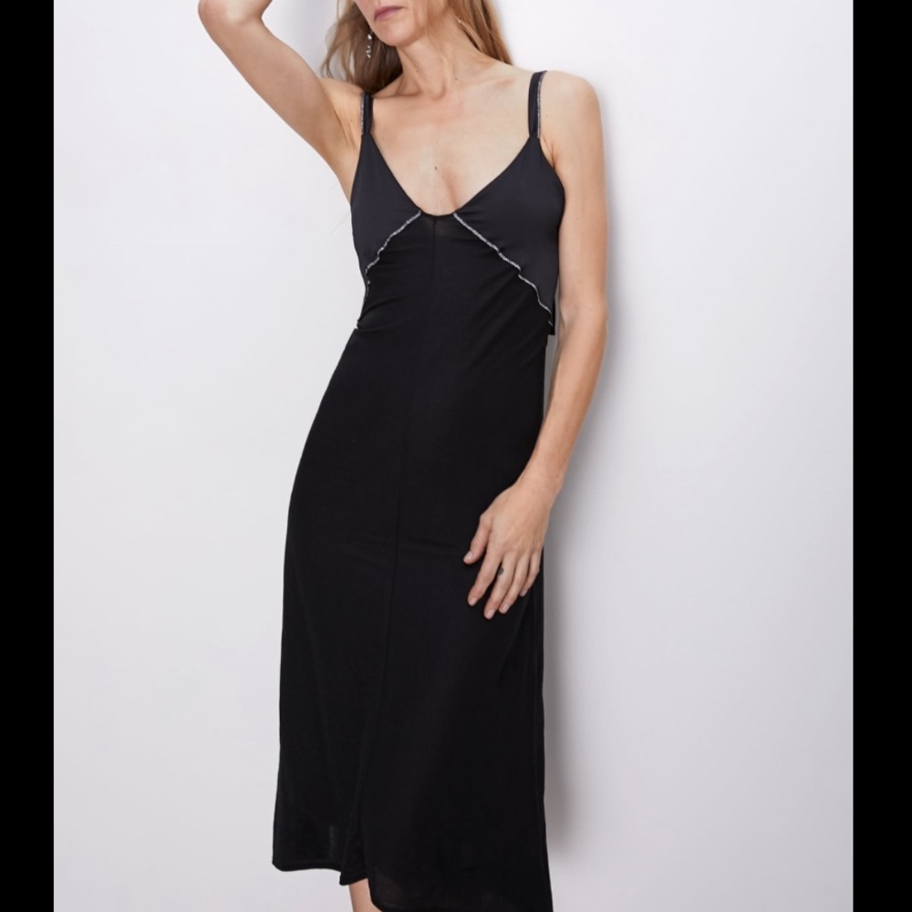 🏷NWT Zara Vneck Lingerie Style Black Midi Dress M